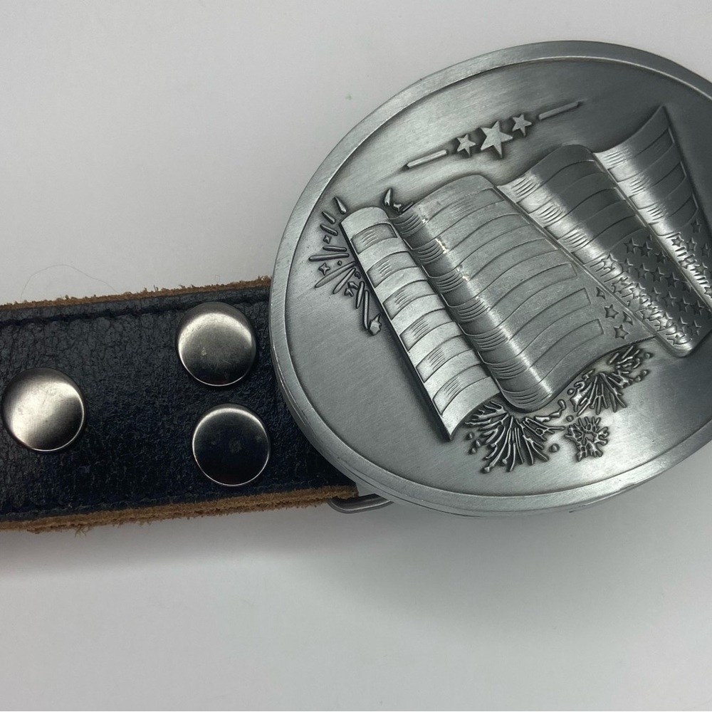Western leather belt, solid metal buckle- American flag etching.size 38 … - Picture 9 of 11